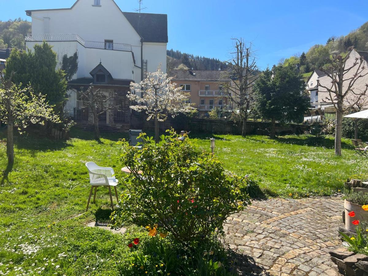 Weingut Gaestehaus Bach Cochem Bagian luar foto