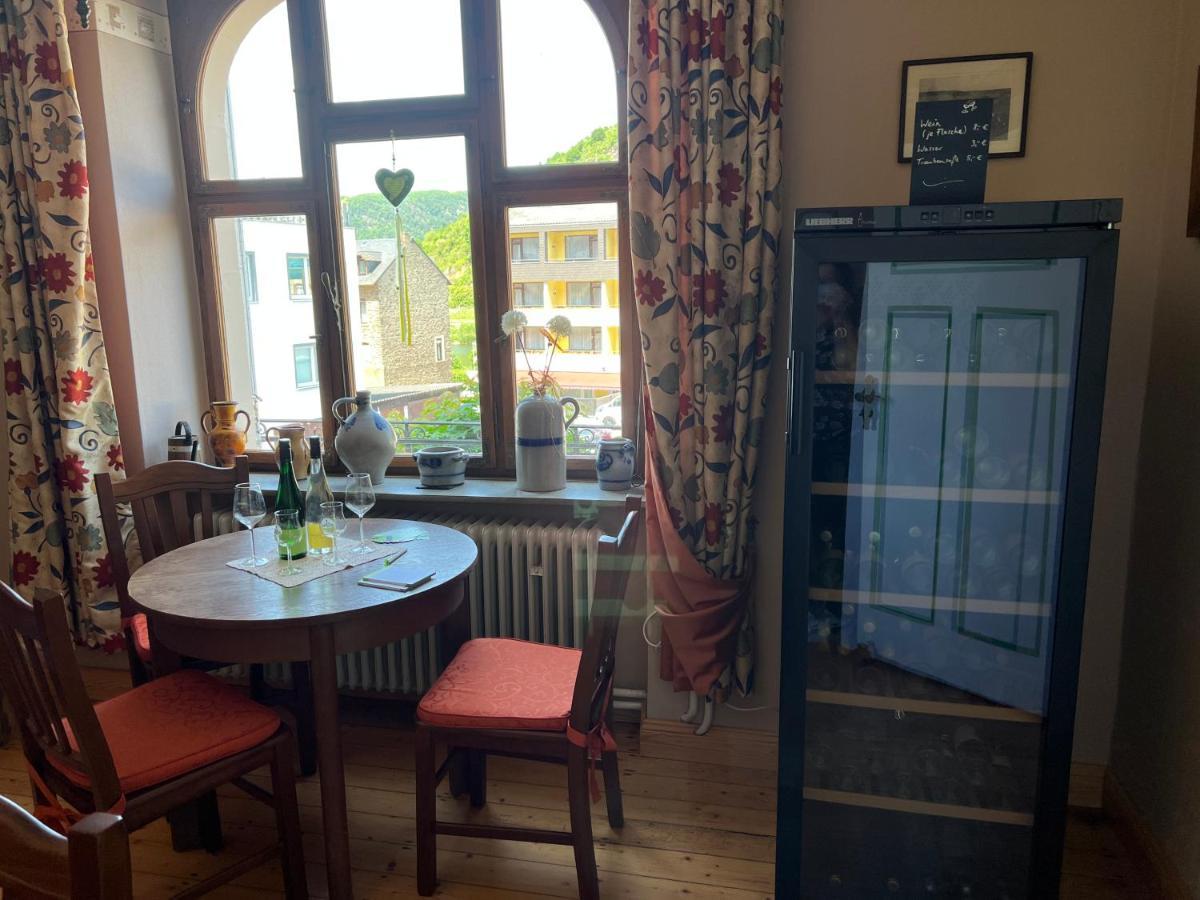 Weingut Gaestehaus Bach Cochem Bagian luar foto